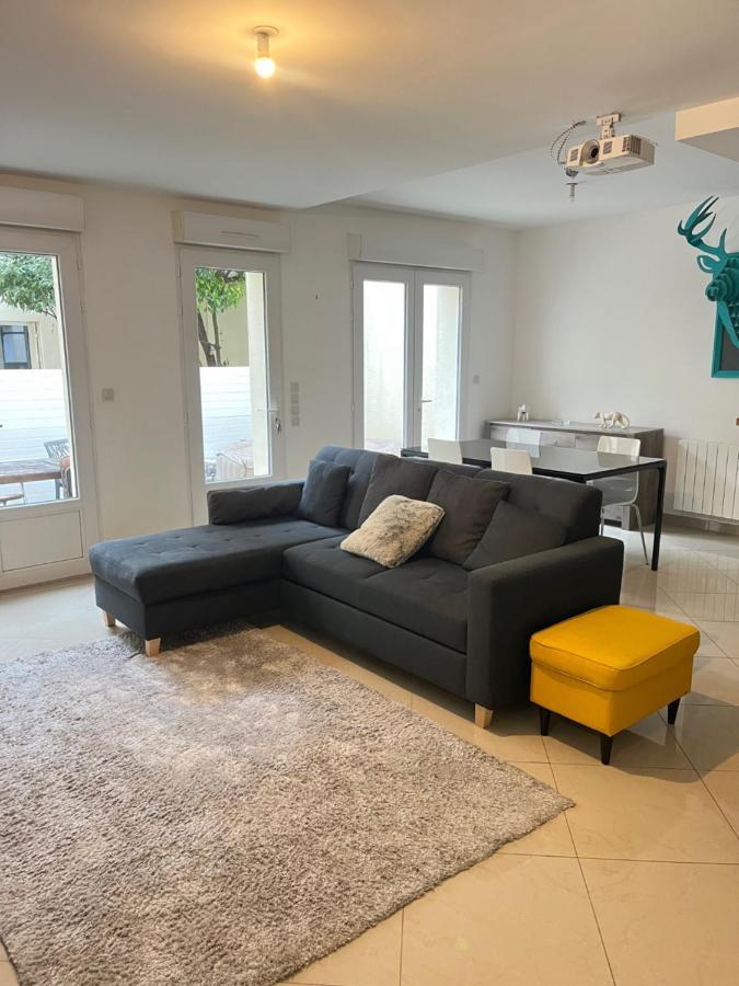 Ecu : Superbe Appartement Avec Exterieur 랭스 외부 사진