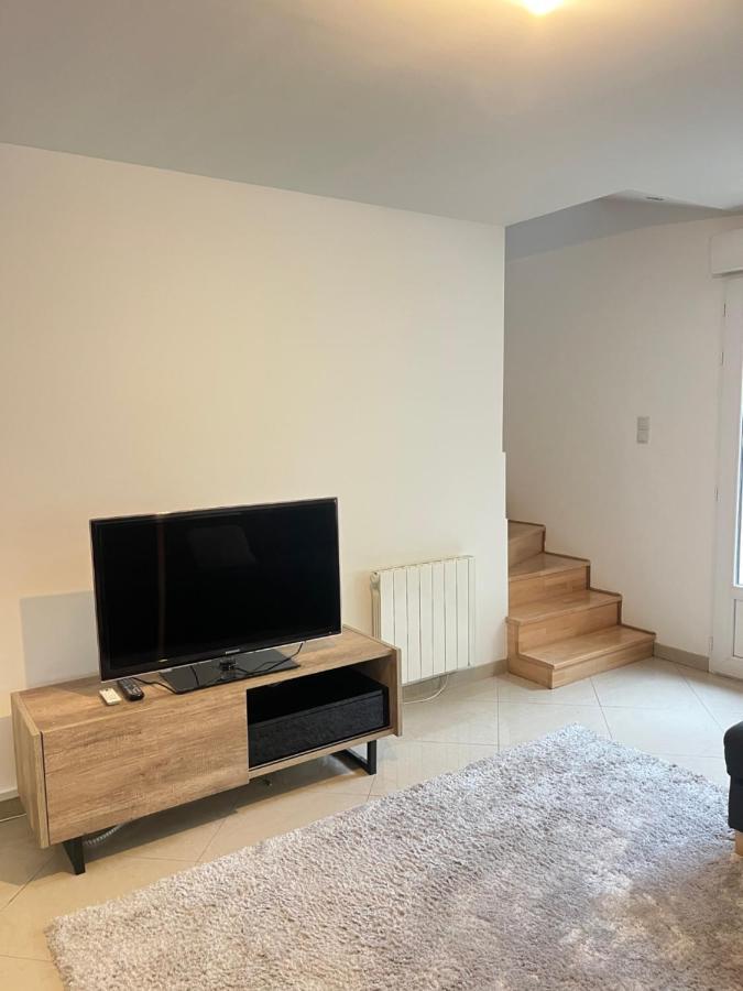 Ecu : Superbe Appartement Avec Exterieur 랭스 외부 사진